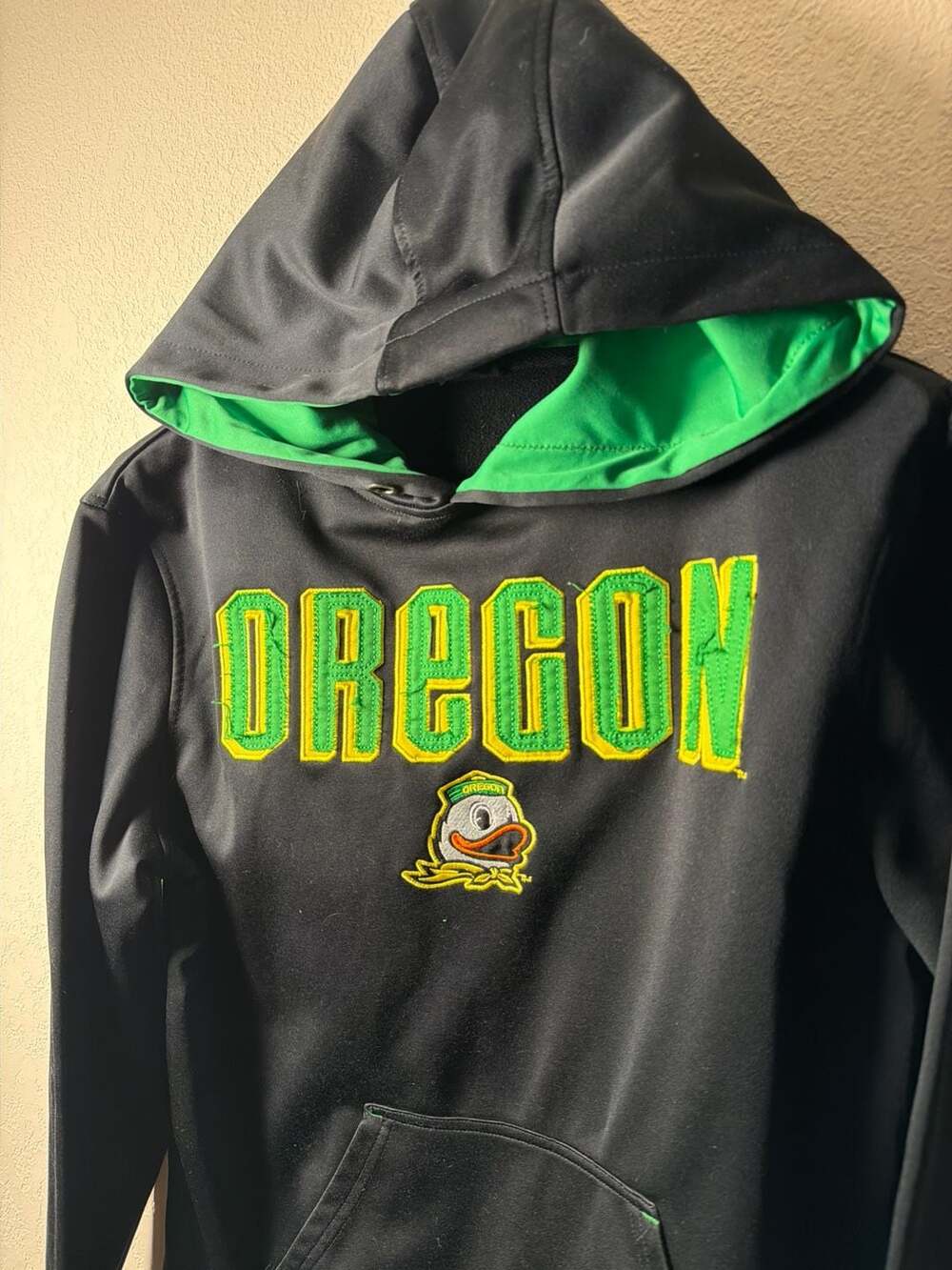 Top of the World Oregon Ducks Black Embroidered Pullover Hoodie Size Small